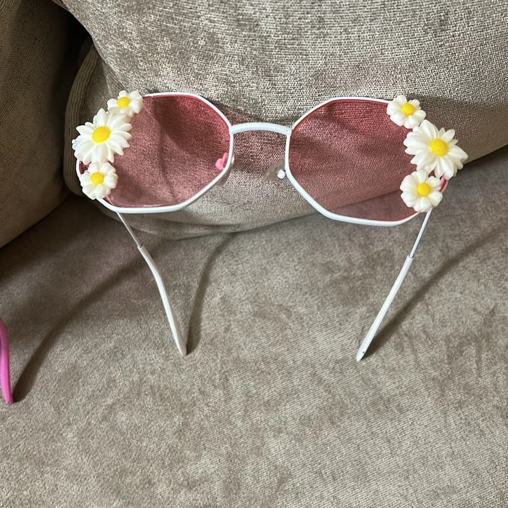 Girls sunglasses lot